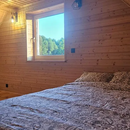 Nad Jeziorem Czarne Dolne *